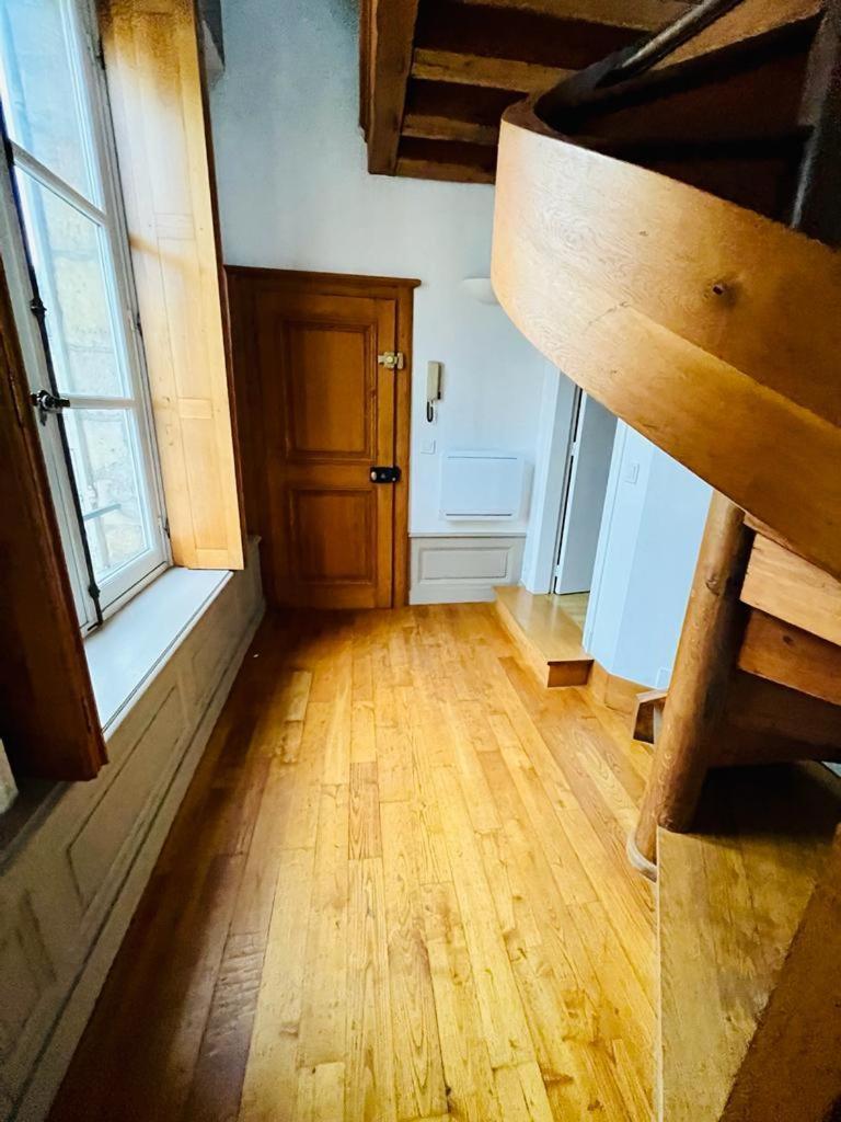 Tropical Duplex In Senlis Appartement